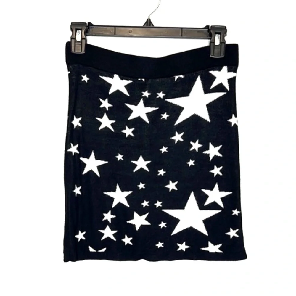 H&M DIVIDED black and white Stars stretchy knit mini skirt size Small